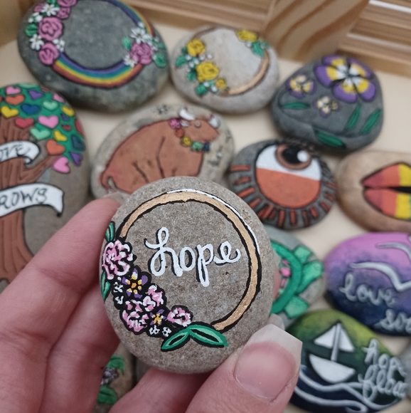 Meet your Poshers, Team Rainbow - Picture 2 of 4